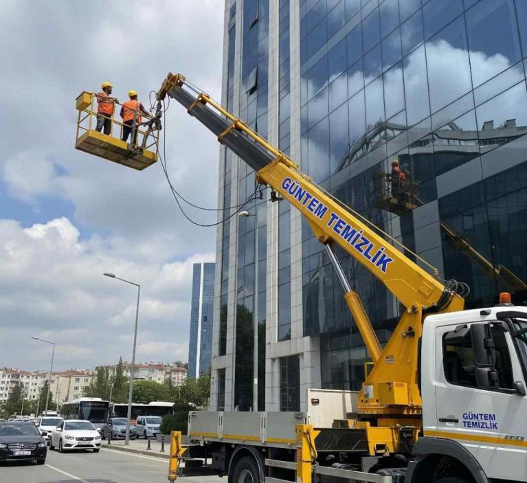 Esenyurt dış cephe cam temizlik çalışmaları
