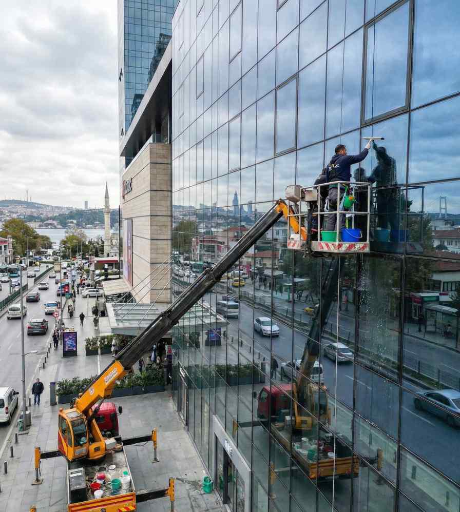 Profesyonel Kadıköy plaza cam temizliği hizmetleri