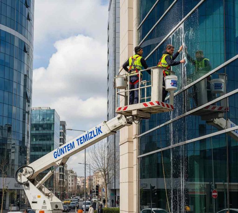 Sepetli vinç ile Ataşehir dış cephe temizliği hizmetleri